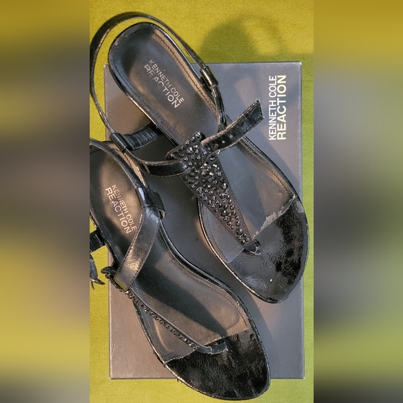 Kenneth Cole Reaction Wedge Sandals - Picture 4 of 4